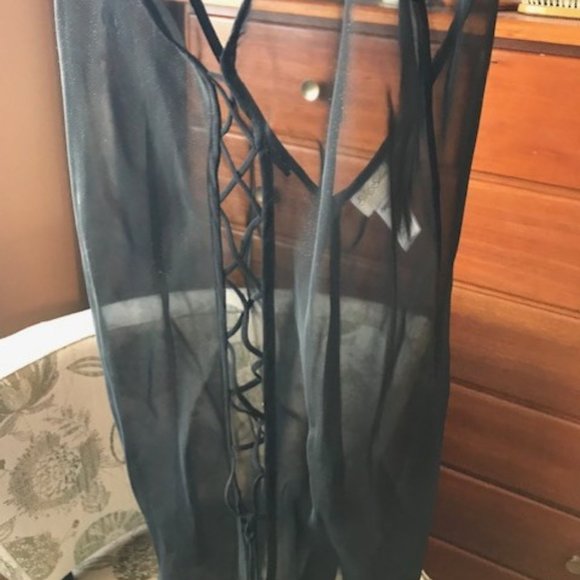 🔥 Sexy Black Silk & Satin Lingerie - Size Medium, Never Worn - Picture 2 of 4